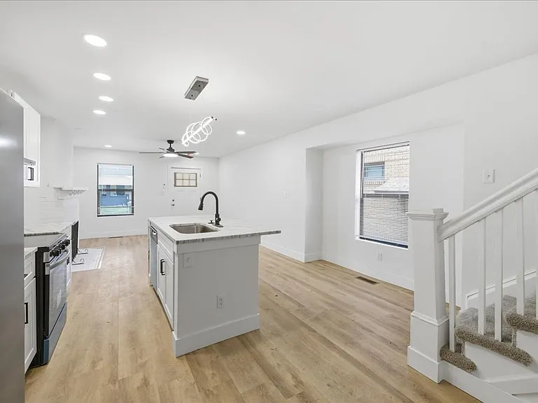 1036 N Parker Ave — Photo 10