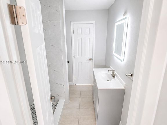 3rd image of 202 SW 27th Ter #202
