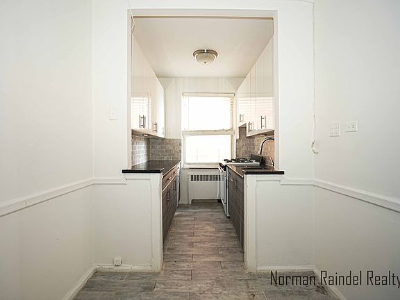 4th image of 2566 Ocean Ave APT B1