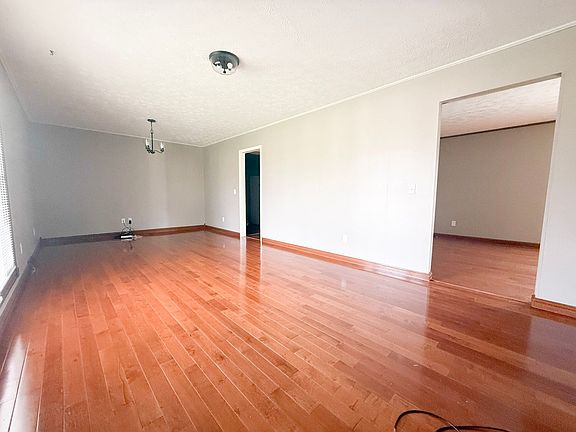 2nd image of 609 Rockwell Dr