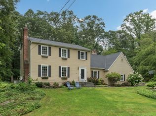 155 Talcott Rd, Guilford, CT 06437