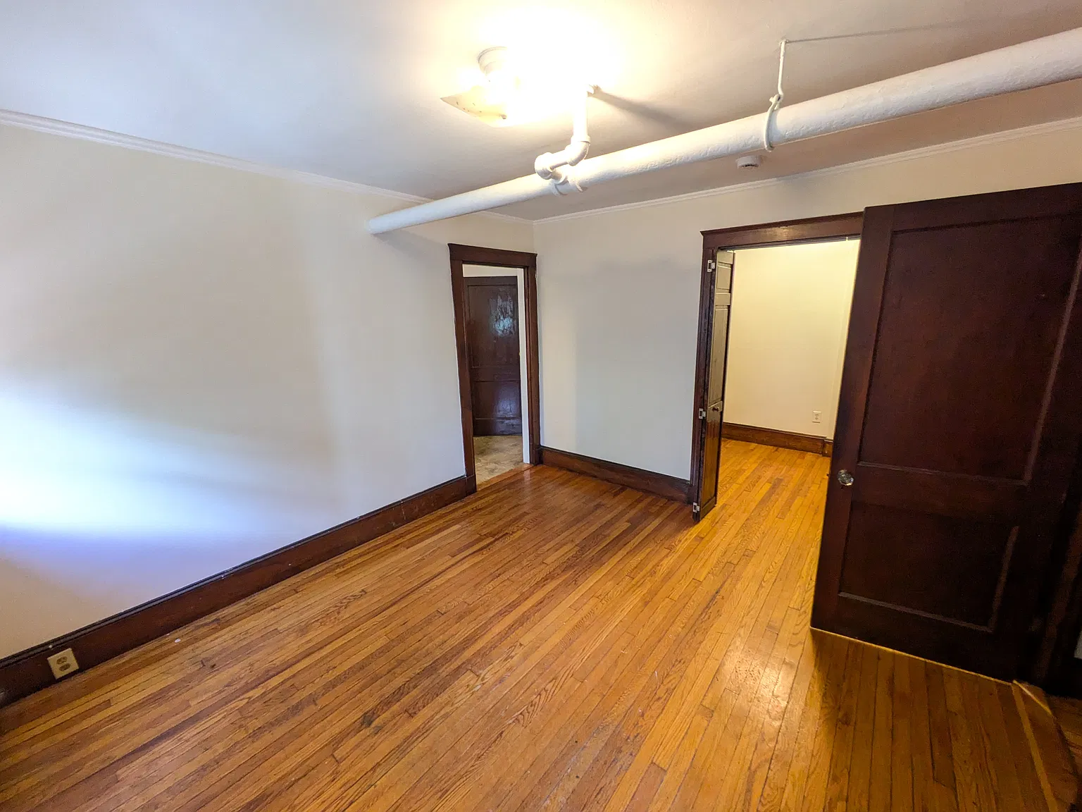 Studio, 555 sqft, $2,100 — Photo 2