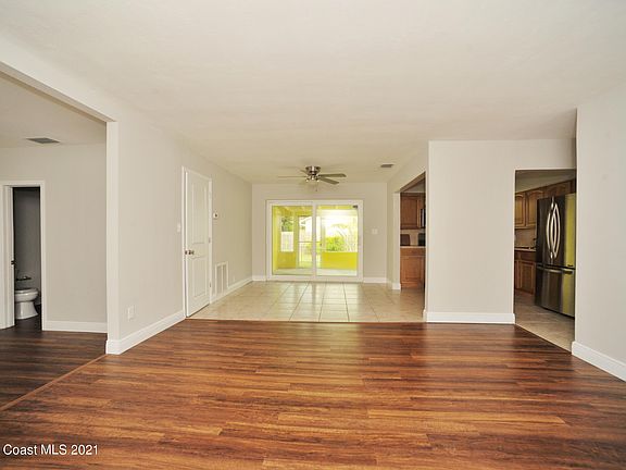 3rd image of 461 1st Ave