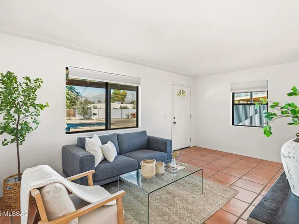 1002 E Simmons St, Tucson, AZ 85719