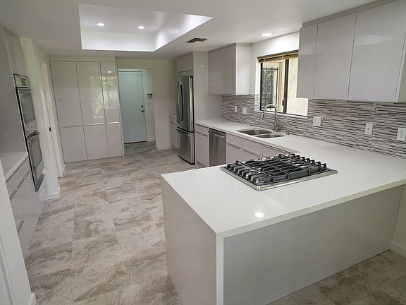 2nd image of 1536 S La Verne Way