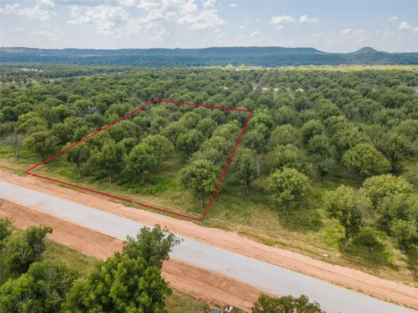 2155 E Landings Rd N, Granbury, TX 76049