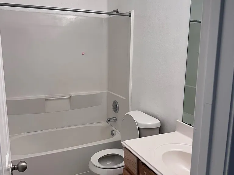 13007 Brentlawn Ct — Photo 14