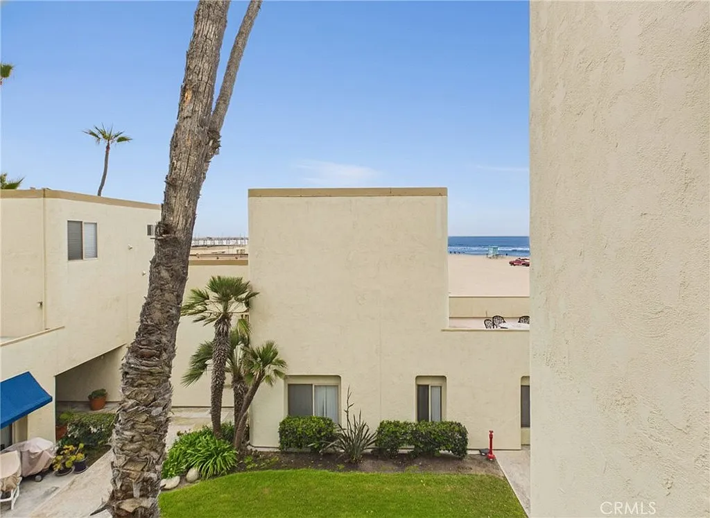 2 bed, 968 sqft, $7,000 — Photo 2