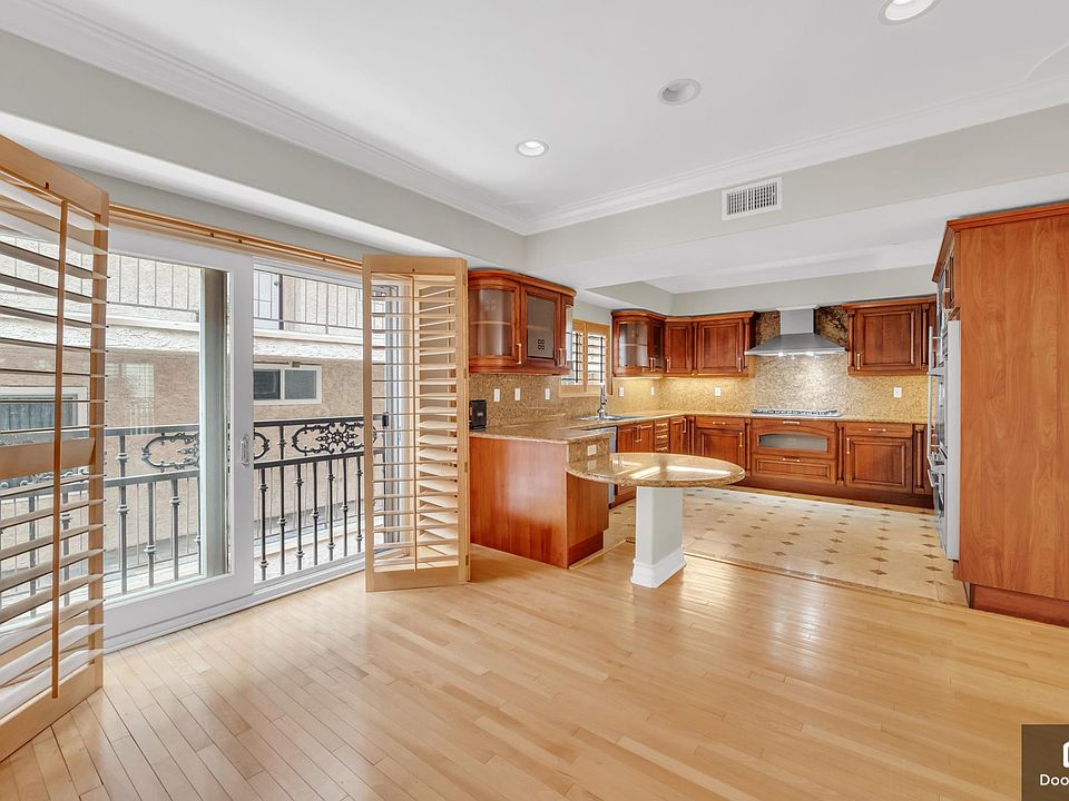 1st image of 11910 Goshen Ave APT 3