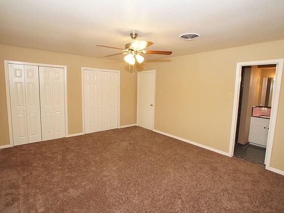 3rd image of 2815 Monticello Dr