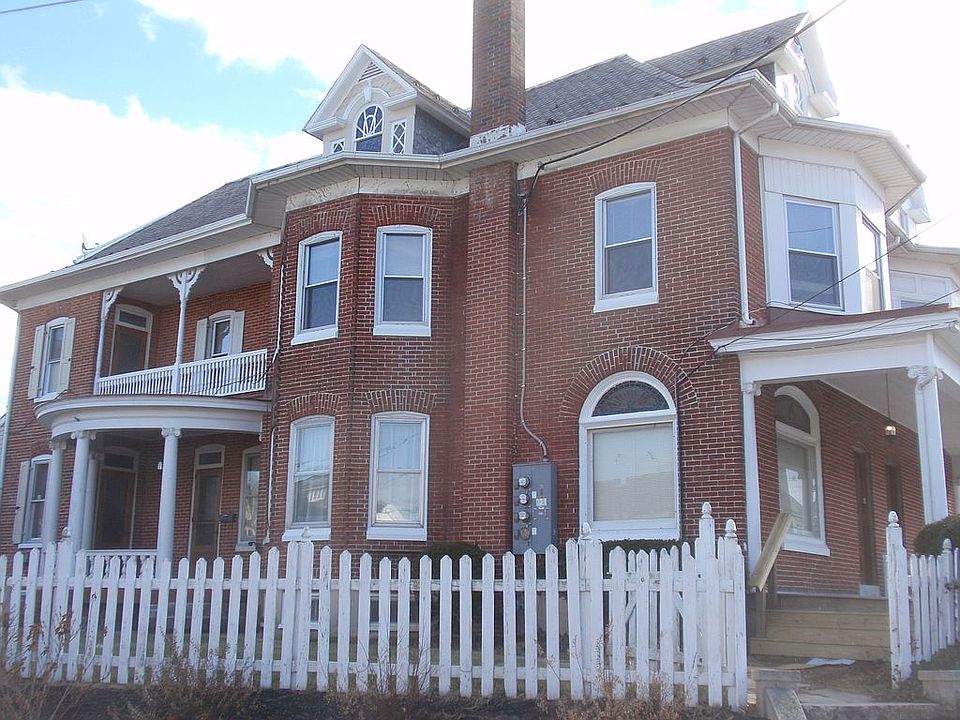 1st image of 29 N Franklin St