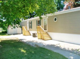 78 Carmell St, Belleville, MI 48111