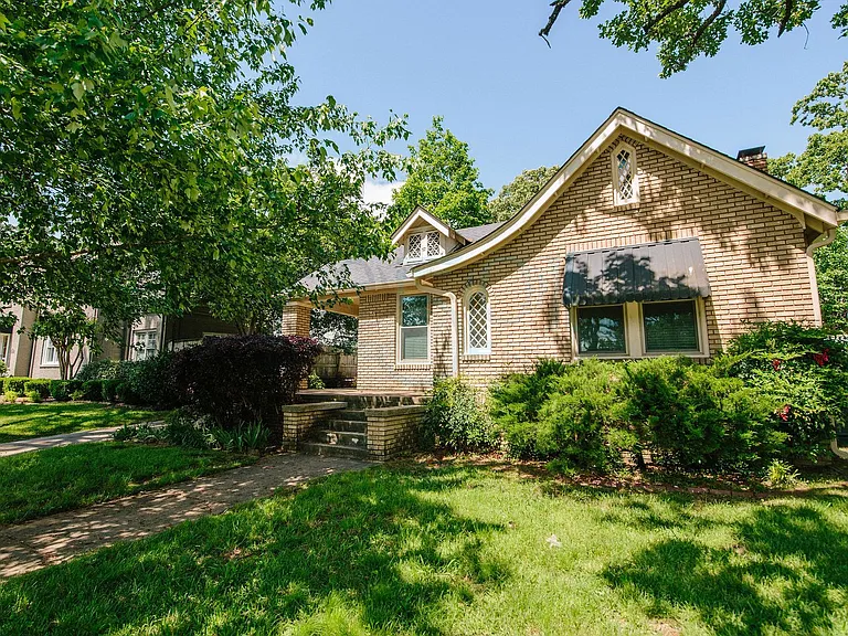 1508 Kavanaugh Blvd — Photo 4