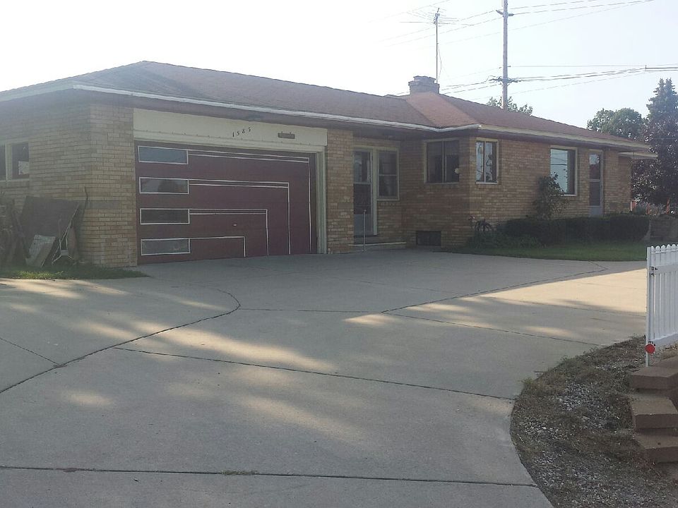1st image of 1585 96th Ave