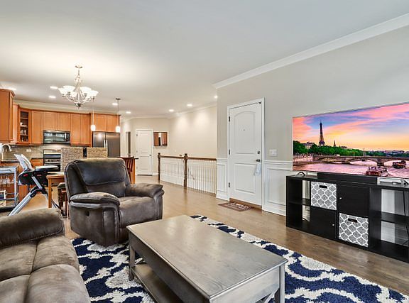 5th image of 5618 W Lawrence Ave APT 1W