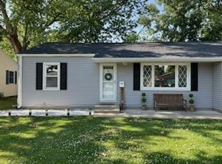 706 E Buckner St, Tuscola, IL 61953