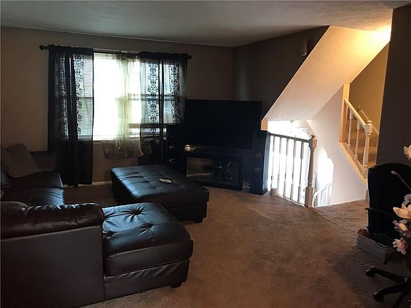 5th image of 3220 Sherwood Dr