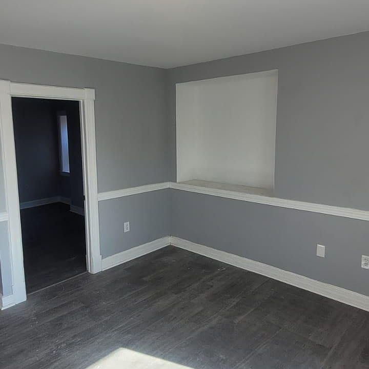1st image of 212 Broadway Floor 2