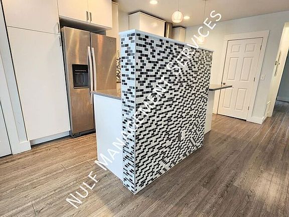 3rd image of 4552 Penn Ave #3