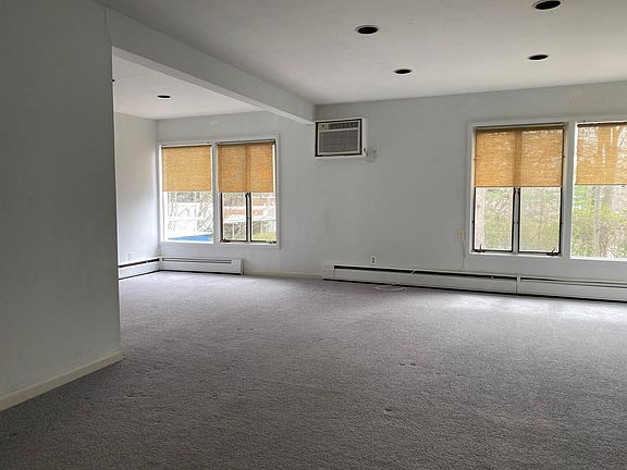 2nd image of 64 N Lake Dr APT E2