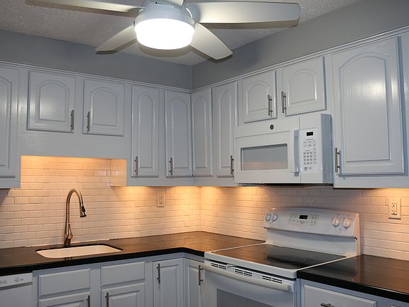 5th image of 1307 Harewood Sq