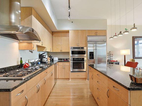 5th image of 1120 2nd St S #1009