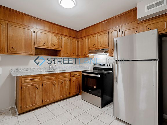 4th image of 1313 Aldrich St NE