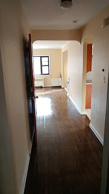 Rented by Metroline Realty | media 10