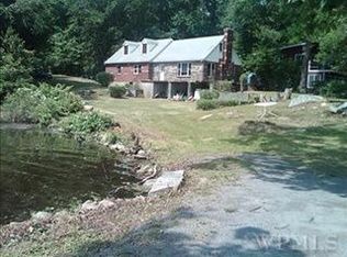 310 Lake Shore Rd, Putnam Valley, NY 10579