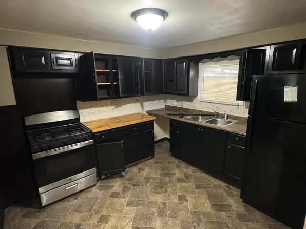 2982 Martin Luther King Jr Dr, Cleveland, OH 44104
