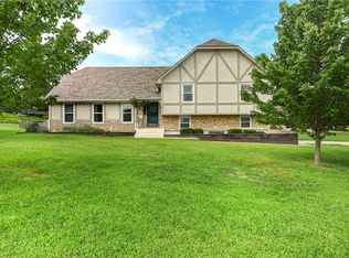 1100 SW 44th St, Blue Springs, MO 64014