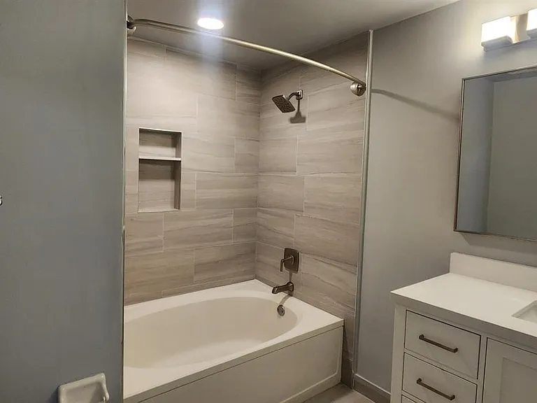211 Mallory Ct #211 — Photo 21