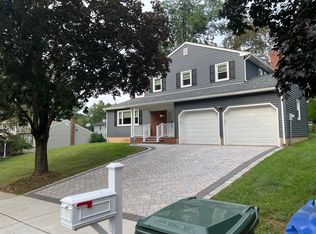 4 Roxy Ave, Edison, NJ 08820