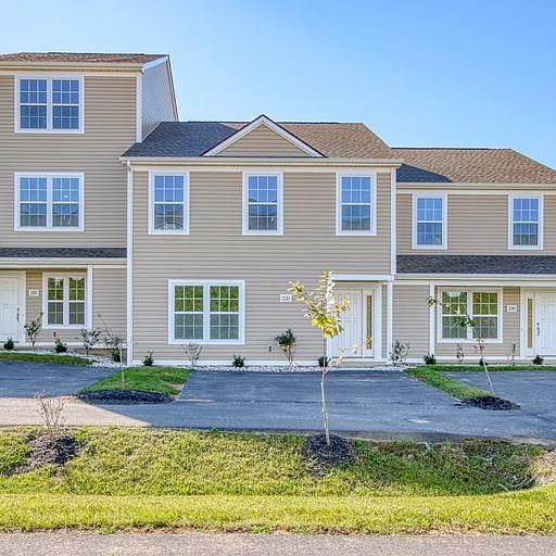 1st image of 220 Twisted Oak Dr