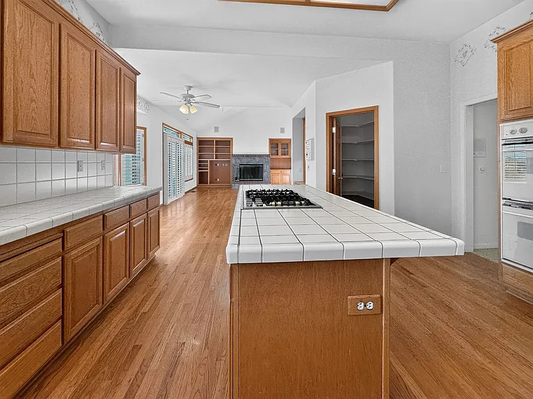 507 Woodfern Ct — Photo 13