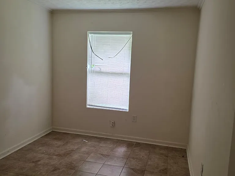 2213 E 5th St #A — Photo 12