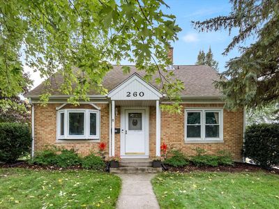 260 South Silverbrook DRIVE, West Bend, WI, 53095
