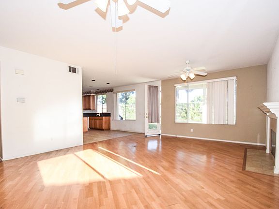 4th image of 904 Calle Portilla