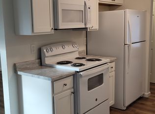 23134 NE Halsey St APT 13, Troutdale, OR 97060