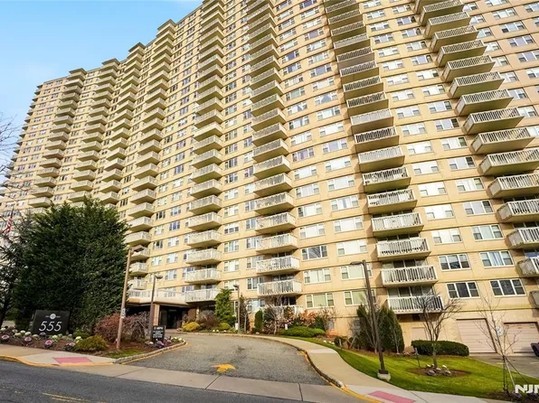 555 North Ave APT 17P, Fort Lee, NJ 07024