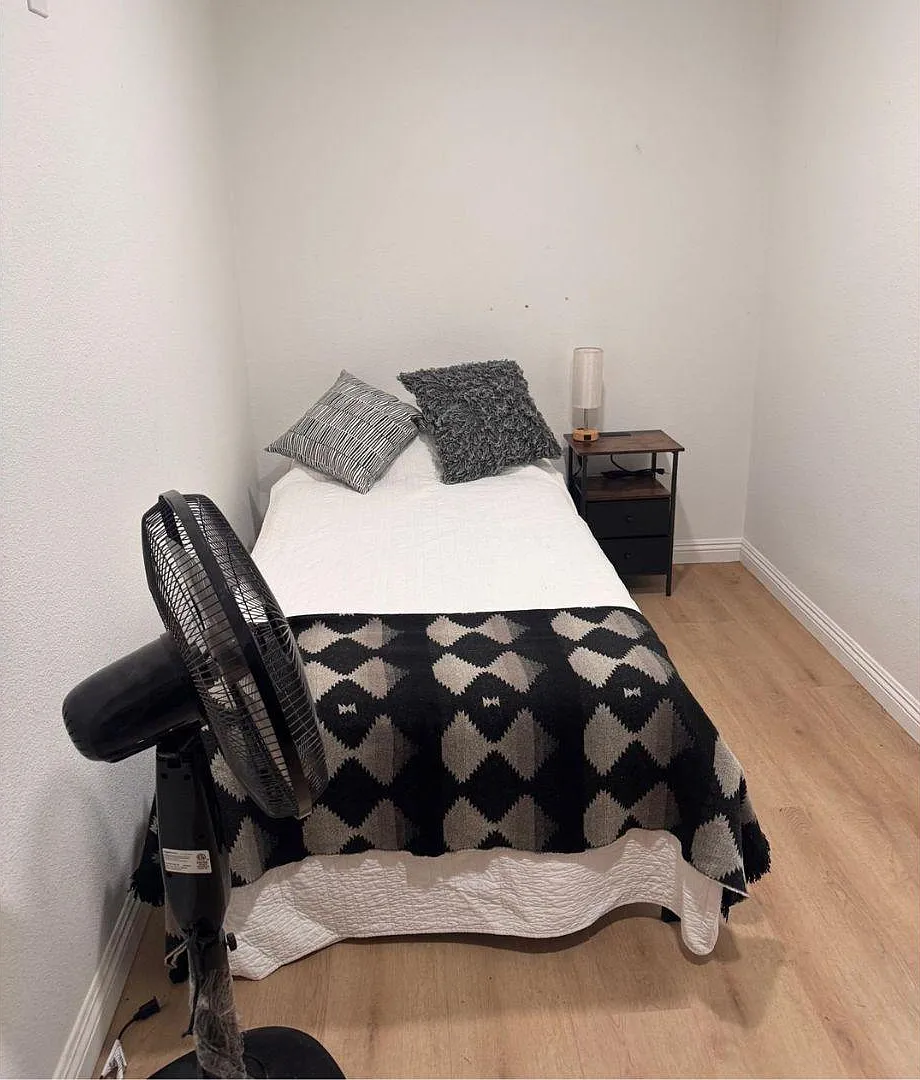 4 bed, 3.0 bath, 1888 sqft, $970 — Photo 2