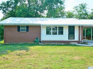 503 Sloss St SE, Hartselle, AL 35640