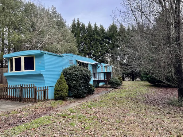 27 Mandalay Dr, Hendersonville, NC 28792