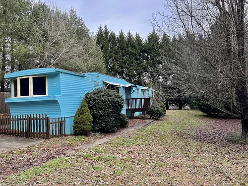 27 Mandalay Dr Photo 1