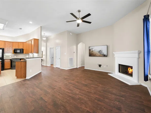 9314 E Lakeside Dr, Magnolia, TX 77354