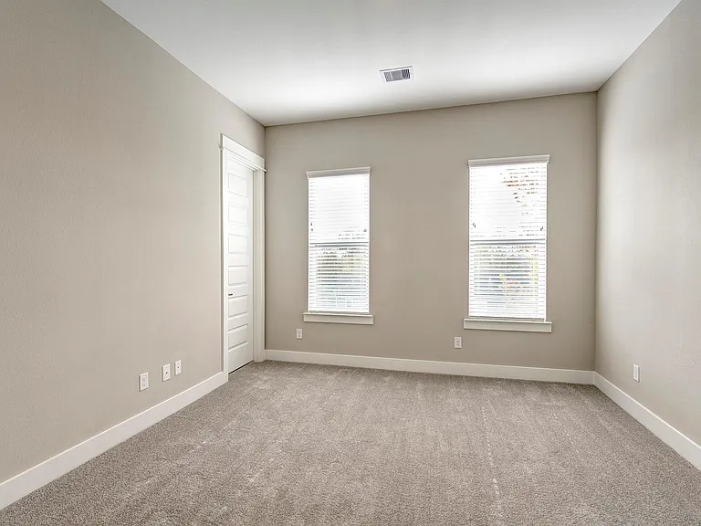 1304 W 23rd St — Photo 16
