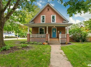 2702 Arlington Ave, Davenport, IA
