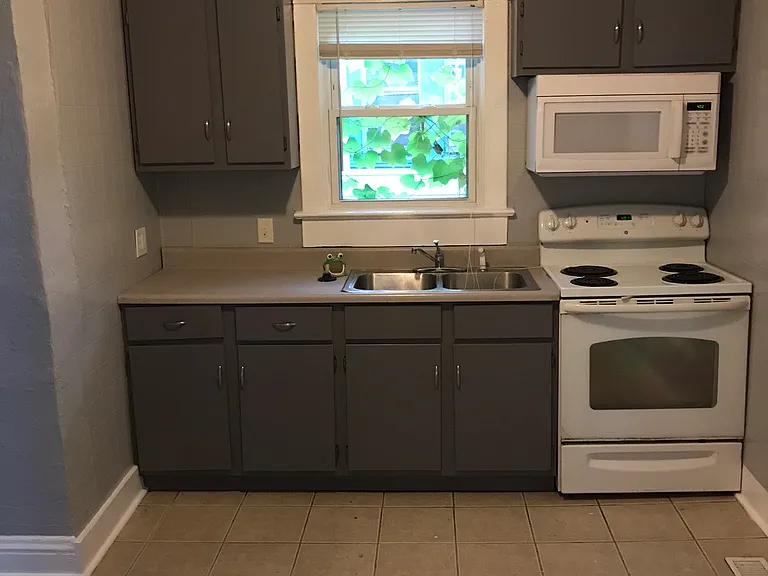 109 N Lawndale Ave — Photo 5