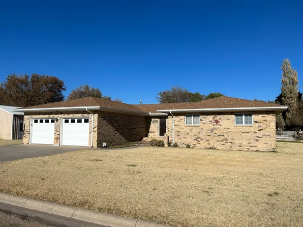 611 S Santee Ave, Satanta, KS 67870