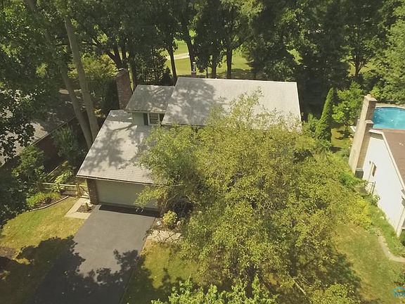 3rd image of 1826 Pinelawn Dr